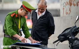 Bãi trông giữ xe gầm nhà ga Cầu Giấy 