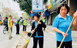 Phường Hai Bà Trưng làm đẹp đường phố mừng ngày bầu cử