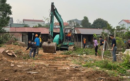 Quang Minh cưỡng chế xử lý vi phạm lấn chiếm đất tại khu đấu giá X2 Yên Vinh