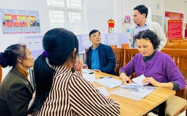 Phụ nữ Nam Phù: Thể hiện trách nhiệm trong từng lá phiếu bầu