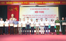UBND xã khen thưởng 13 tập thể và 23 cá nhân có thành tích trong công tác tuyển chọn, gọi công dân nhập ngũ năm 2026