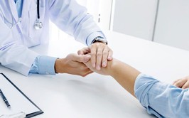 LỢI ÍCH CỦA ĐIỀU TRỊ NGHIỆN CHẤT DẠNG THUỐC PHIỆN BẰNG METHADONE