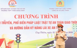 Tăng cường kiến thức pháp luật và kỹ năng 
tham gia giao thông an toàn cho học sinh