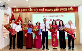 Phường Ba Đình công bố các quyết định về công tác cán bộ