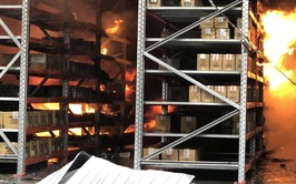 Tuyên truyền công tác PCCC&CNCH đối với kho hàng, xưởng sản xuất