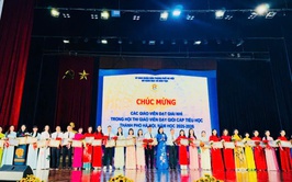 Thầy giáo Vũ Toàn Trung - Giáo viên dạy môn giáo dục thể chất trường Tiểu học Thủy Xuân Tiên xuất sắc giành giải nhì hội thi giáo viên dạy giỏi cấp tiểu học thành phố Hà Nội