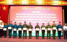 Hoài Đức khen thưởng 13 tập thể và 45 cá nhân có thành tích trong công tác tuyển chọn, gọi công dân nhập ngũ, thực hiện nghĩa vụ tham gia Công an nhân dân và trong công tác Giáo dục Quốc phòng - An ninh năm 2026