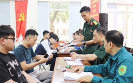Hơn 1.000 thanh niên Kiến Hưng tham gia đăng ký nghĩa vụ quân sự lần đầu với công dân đủ 17 tuổi