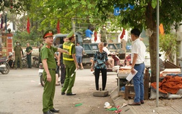 Xã Tây Phương tiếp tục ra quân chỉnh trang đô thị, nông thôn, xử lý chợ cóc và vi phạm trật tự công cộng