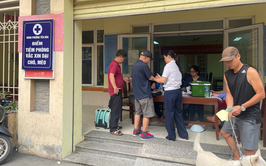 Phường Yên Hòa triển khai tiêm phòng vắc xin Dại cho đàn chó, mèo trên địa bàn phường 