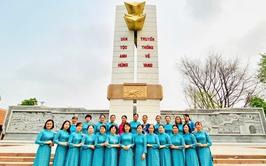 CÁN BỘ, HỘI VIÊN PHỤ NỮ XÃ NGỌC HỒI HỌC TẬP TRUYỀN THỐNG GẮN VỚI RA MẮT MÔ HÌNH XÂY DỰNG DI TÍCH LỊCH SỬ KIỂU MẪU