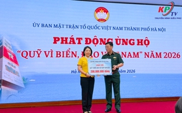 UB MTTQ xã Kiều Phú trao số tiền 200 triệu đồng ủng hộ Quỹ 