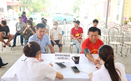 THẠCH THẤT: TỔ CHỨC KHÁM BỆNH, CẤP THUỐC MIỄN PHÍ CHO NGƯỜI KHUYẾT TẬT