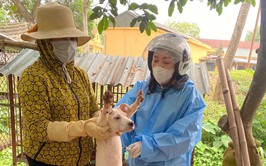 ĐẨY NHANH TIẾN ĐỘ TIÊM PHÒNG VẮC XIN DẠI CHO ĐÀN CHÓ, MÈO TRÊN ĐỊA BÀN XÃ THANH OAI