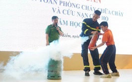 Tuyên truyền, trải nghiệm kỹ năng phòng cháy, chữa cháy cho học sinh Trường Tiểu học Tràng An