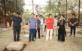 CÁC ĐỒNG CHÍ LÃNH ĐẠO XÃ CỔ ĐÔ KIỂM TRA TIẾN ĐỘ THI CÔNG MỘT SỐ CÔNG TRÌNH TRÊN ĐỊA BÀN