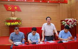 Đồng chí Nguyễn Ngọc Mạnh chủ trì hội nghị tháo gỡ khó khăn, vướng mắc trong bàn giao đất phục vụ cấp giấy chứng nhận quyền sử dụng đất cho các hộ di dân tại xã Suối Hai