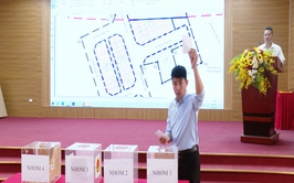 Ứng Hòa tổ chức bốc thăm đất tái định cư cho 18 hộ dân.