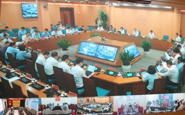 TẬP THỂ UBND THÀNH PHỐ HÀ NỘI BÀN GIẢI PHÁP THỰC HIỆN MỤC TIÊU TĂNG TRƯỞNG HAI CON SỐ