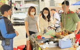 Tăng cường kiểm soát an toàn thực phẩm trong và xung quanh cổng trường học trên địa bàn phường Đống Đa