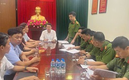 BÍ THƯ ĐẢNG ỦY PHƯỜNG CỬA NAM LÀM VIỆC VỚI BAN CHỈ ĐẠO GIẢI QUYẾT 05 ĐIỂM NGHẼN VÀ CÔNG AN PHƯỜNG: TẬP TRUNG CHẤN CHỈNH TRẬT TỰ ĐÔ THỊ TRÊN ĐỊA BÀN