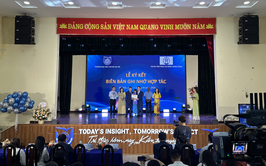 Trung tâm Phục vụ hành chính công thành phố Hà Nội tham dự, chúc mừng và ký kết hợp tác tại Ngày hội việc làm Trường Đại học Thủ đô Hà Nội năm 2026