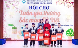 Nhà giáo - Hiệu trường Đinh Tuyết Mai - 