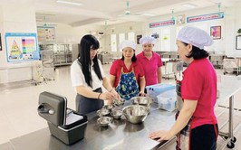 TRẠM Y TẾ PHƯỜNG KIM LIÊN TĂNG CƯỜNG KIỂM TRA, NÂNG CAO CHẤT LƯỢNG Y TẾ TRƯỜNG HỌC, ĐẢM BẢO AN TOÀN THỰC PHẨM