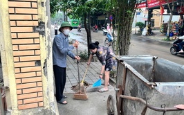 Trạm Y tế phường Yên Nghĩa ra quân tổng vệ sinh môi trường phòng, chống dịch bệnh sốt xuất huyết