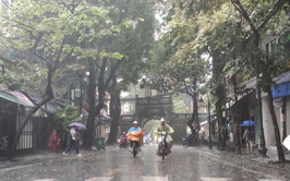 Ngày 02/4/2026, Hà Nội sáng nhiều mây, có mưa nhỏ, mưa phùn và sương mù trộn lẫn, trưa chiều giảm mây trời nắng