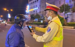 UBND phường Văn Miếu - Quốc Tử Giám tuyên truyền đến Nhân dân nội dung về việc bãi bỏ hoàn toàn Nghị đinh 100 thì hành vi vi phạm nồng độ cồn sẽ xử lý ra sao?