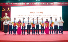 Hội nghị công bố và trao các Nghị quyết, Quyết định về công tác cán bộ của Ban Thường vụ Đảng ủy xã Thiên Lộc