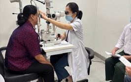 Hội cao tuổi phường Long Biên tổ chức khám và tư vấn bệnh lý về mắt cho hội viên năm 2026