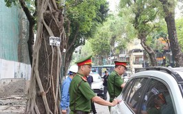 Công an phường Cửa Nam quyết liệt lập lại trật tự đô thị