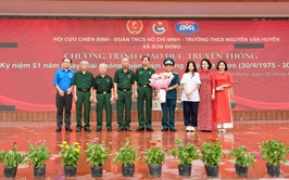 Chương trình giáo dục truyền thống ký niệm 51 năm ngày Giải phóng miền Nam, thống nhất Đất nước