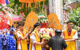 Thôn Đa Phúc tổ chức rước lễ, tế lễ tưởng niệm Thiền sư Từ Đạo Hạnh trong khuôn khổ Lễ hội Chùa Thầy