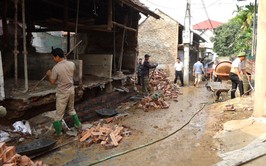 nhân dân xóm 4, thôn Yên Bồ, xã Vật Lại tích cực hiến đất, chung sức xây dựng đường giao thông nông thôn