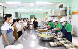 Phường Tùng Thiện tăng cường kiểm tra công tác y tế trường học và an toàn thực phẩm năm học 2025-2026