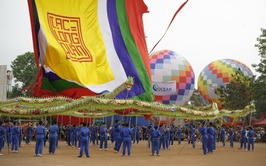Bình Minh: Tái hiện nét đặc sắc trong lễ hội tưởng nhớ Đức Quốc Tổ Lạc Long Quân