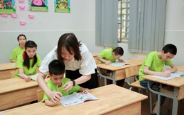 Cô Đặng Thị Hồng Vân:  Vẽ cuộc đời bằng ánh sáng và tình yêu nghề