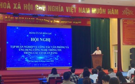 Đảng ủy Hòa Lạc - tập huấn vận hành hệ thống thông tin, đẩy mạnh chuyển đổi số trong cơ quan Đảng