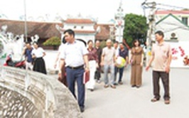 Đoàn giám sát HĐND xã Phú Xuyên giám sát công tác VSMT tại thôn Thao Chính, thôn Thao Ngoại,Trường THCS Trần Phú và trường Mầm non Quang Trung