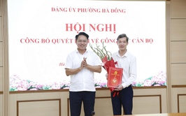 Phường Hà Đông công bố các quyết định về công tác cán bộ