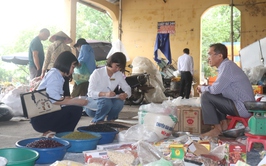 Phượng Dực siết chặt quản lý an toàn thực phẩm tại các chợ truyền thống