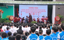 4.000 học sinh Tiểu học, THCS xã Thuận An xem kịch “Huyền Tích Hồ Gươm”