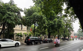 Ngày 24/4/2026, Hà Nội nhiều mây, ngày có lúc có mưa, đêm tạnh ráo; trời mát