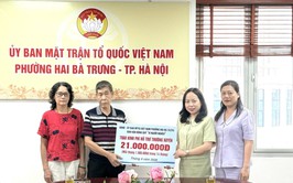 Lan tỏa yêu thương: Trao kinh phí hỗ trợ thường xuyên cho các hộ khó khăn trên địa bàn phường Hai Bà Trưng.