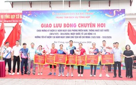 Bát Tràng tổ chức giao lưu bóng chuyền hơi chào mừng Ngày Giải phóng miền Nam 30-4 và Quốc tế Lao động 1-5