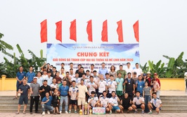 Đội bóng đá Thôn Trung Hậu Đông xuất sắc vô địch Giải bóng đá tranh cúp Hai Bà Trưng xã Mê Linh năm 2026