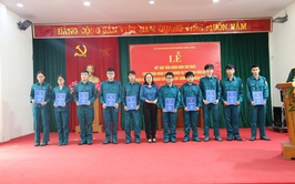 Phường Kiến Hưng tổ chức Lễ kết nạp Dân quân năm thứ nhất, công nhận hoàn thành nghĩa vụ tham gia Dân quân năm 2026